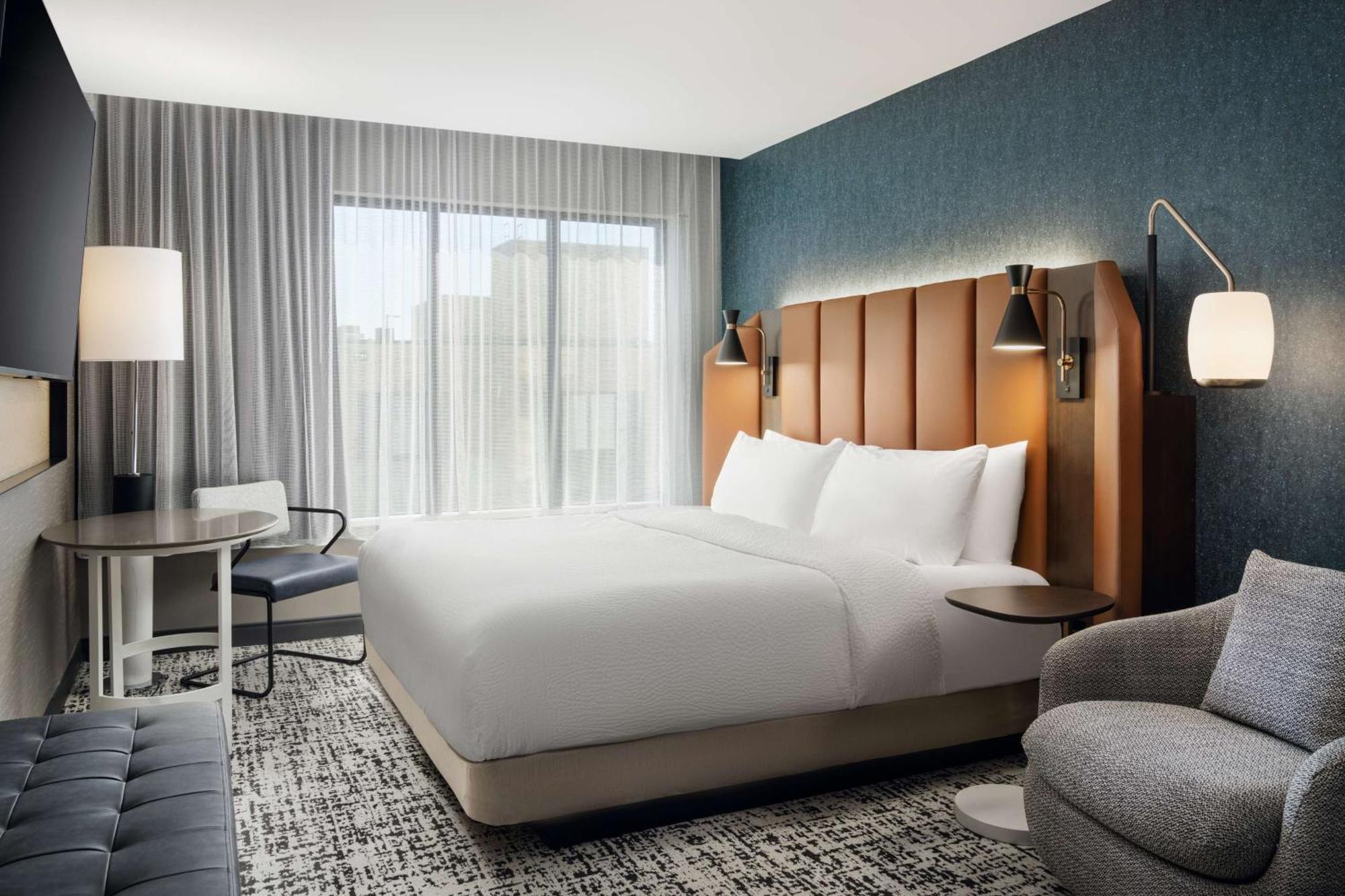 Tempo By Hilton Raleigh Downtown Hotel Exterior photo