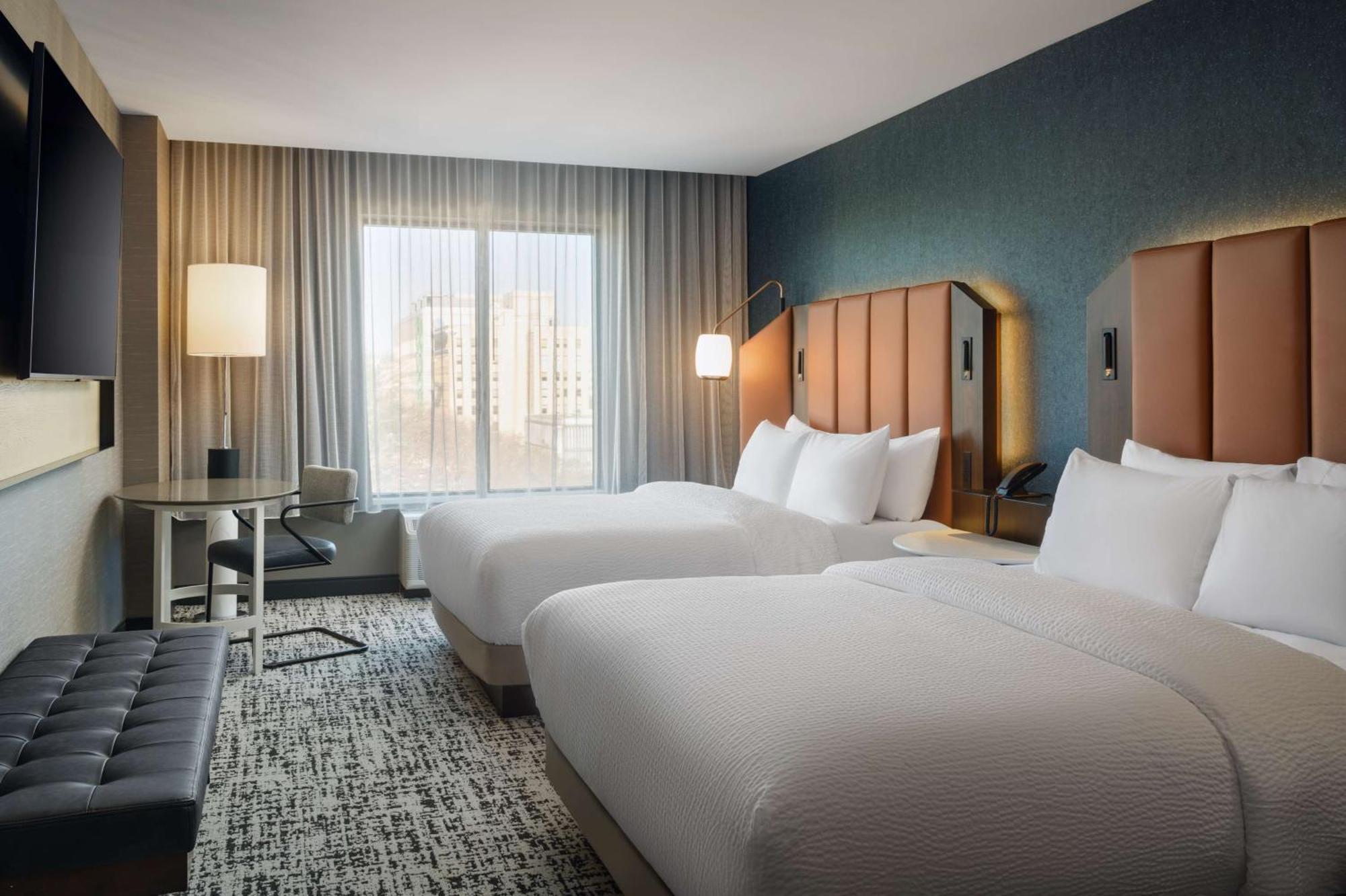 Tempo By Hilton Raleigh Downtown Hotel Exterior photo
