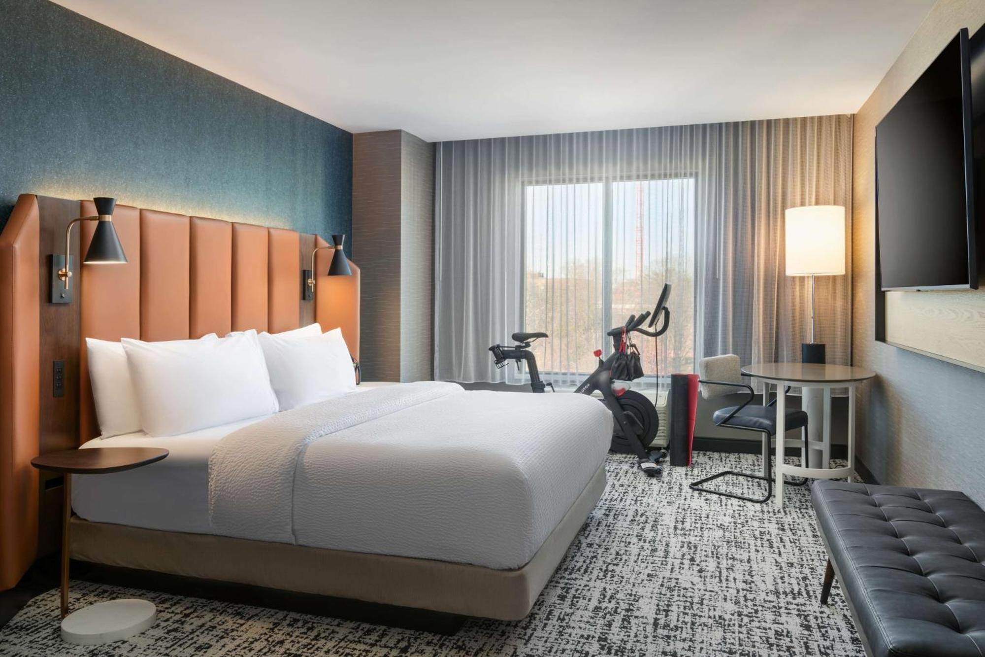 Tempo By Hilton Raleigh Downtown Hotel Exterior photo