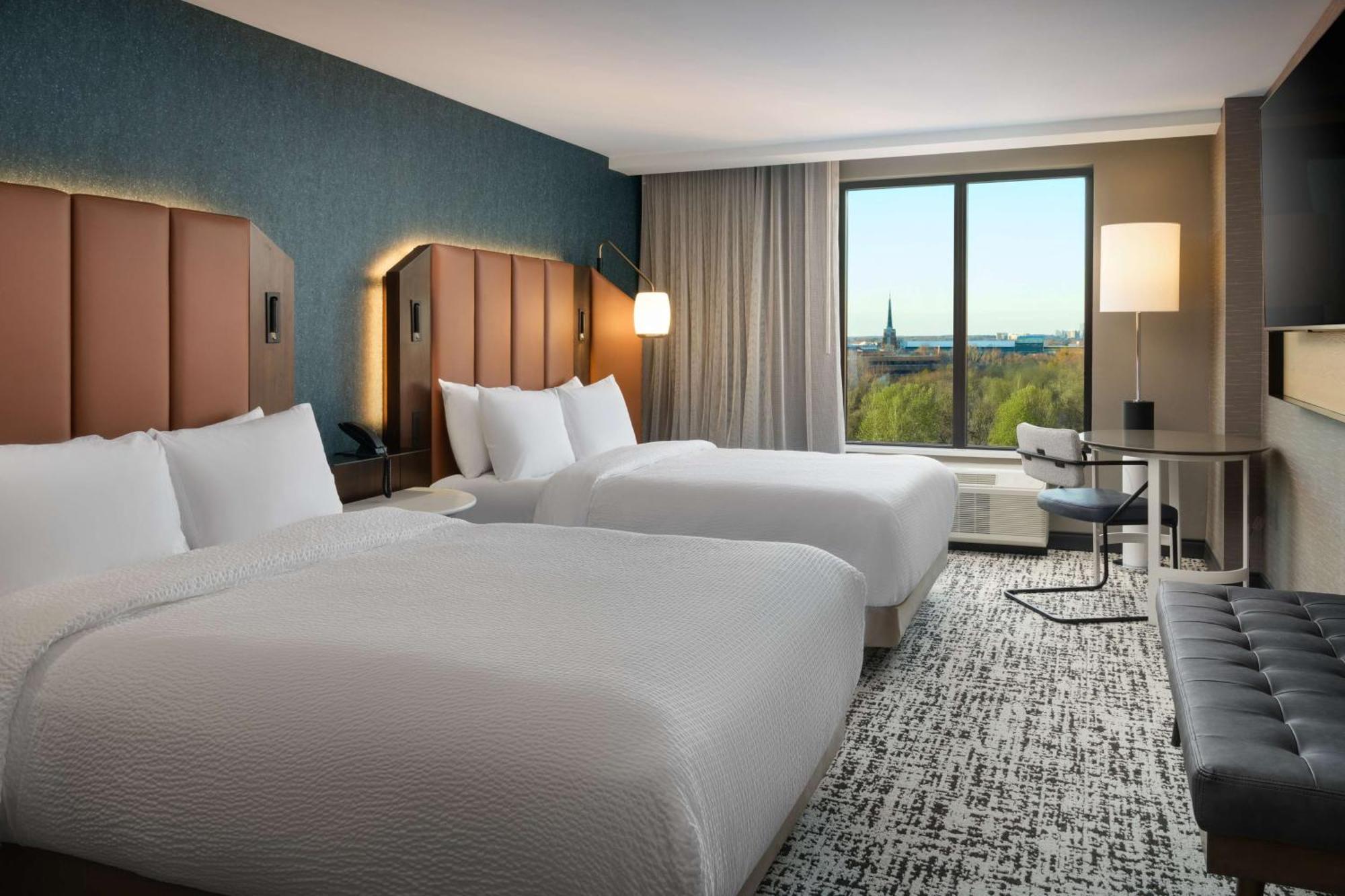 Tempo By Hilton Raleigh Downtown Hotel Exterior photo