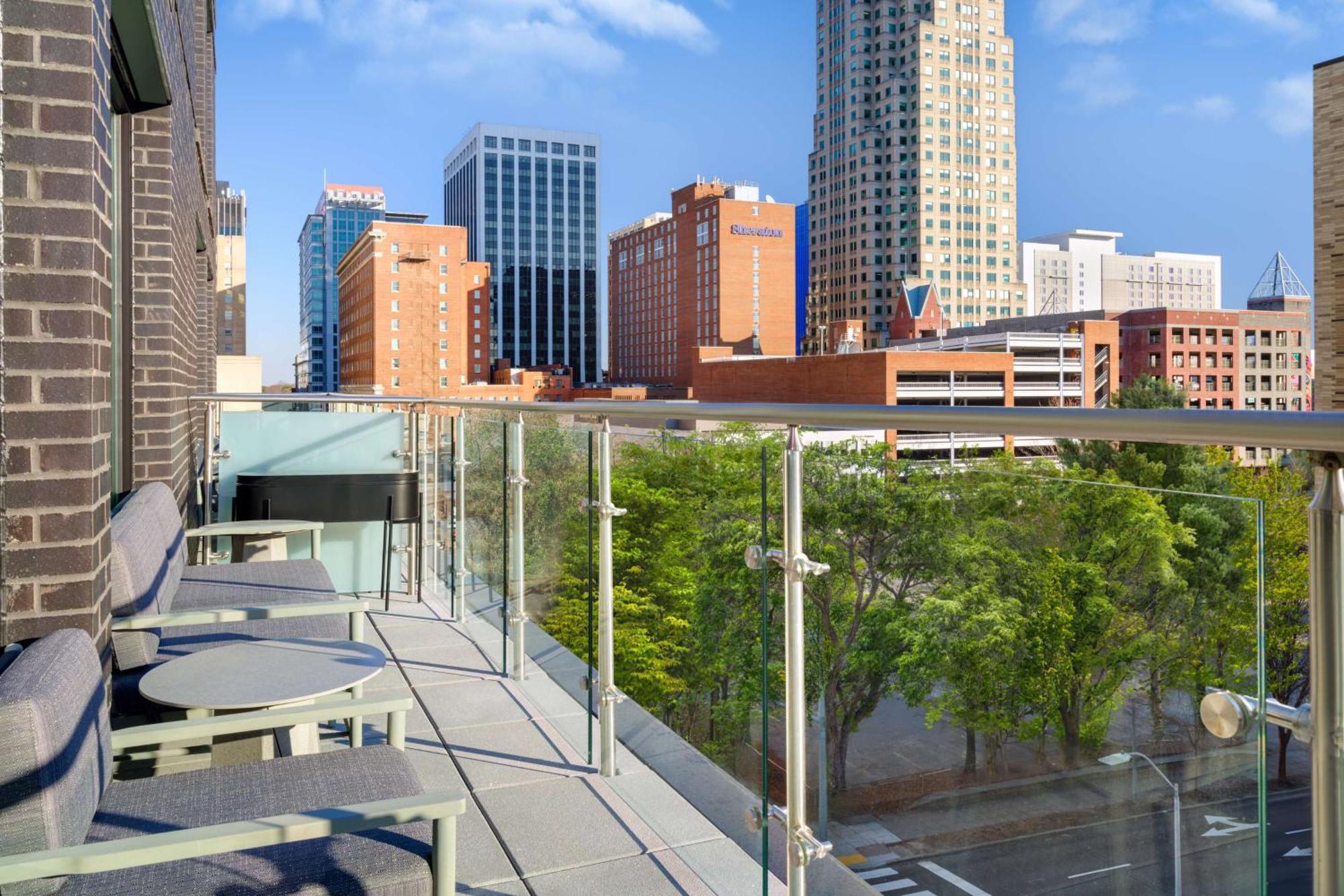 Tempo By Hilton Raleigh Downtown Hotel Exterior photo