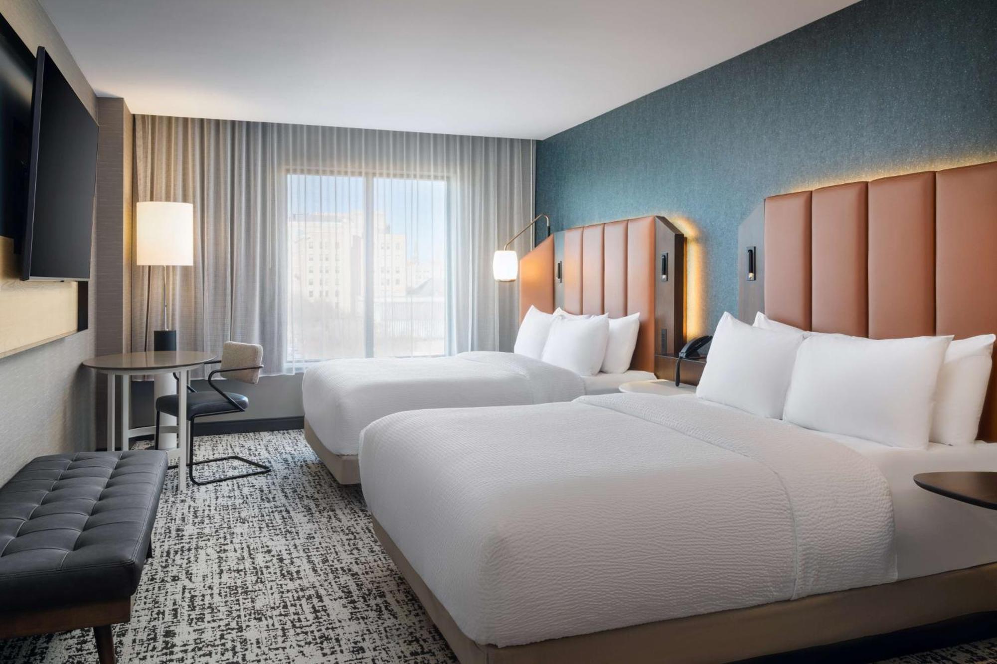 Tempo By Hilton Raleigh Downtown Hotel Exterior photo