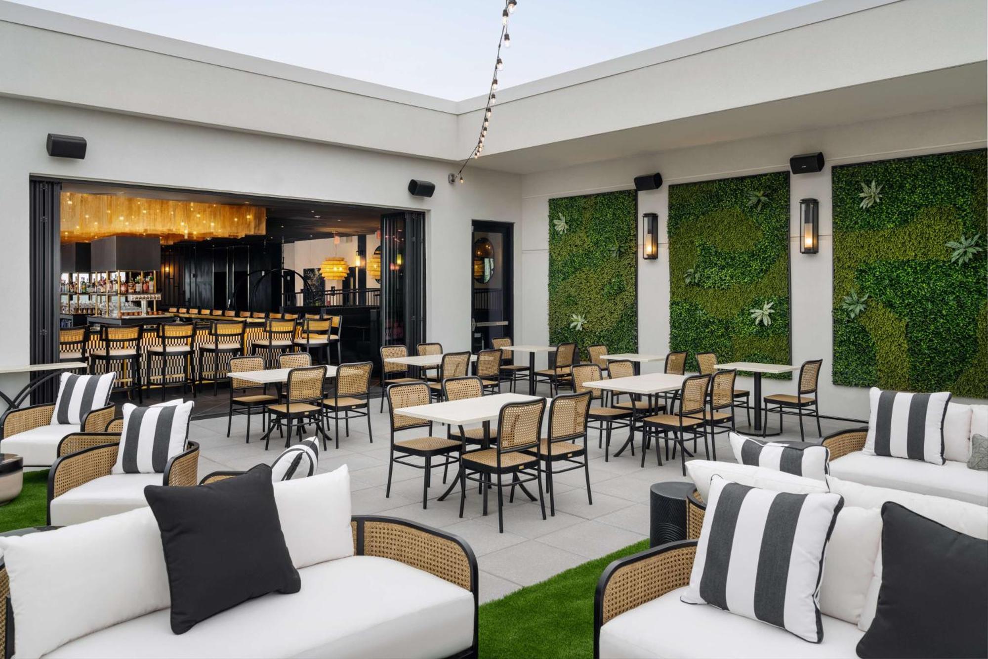 Tempo By Hilton Raleigh Downtown Hotel Exterior photo