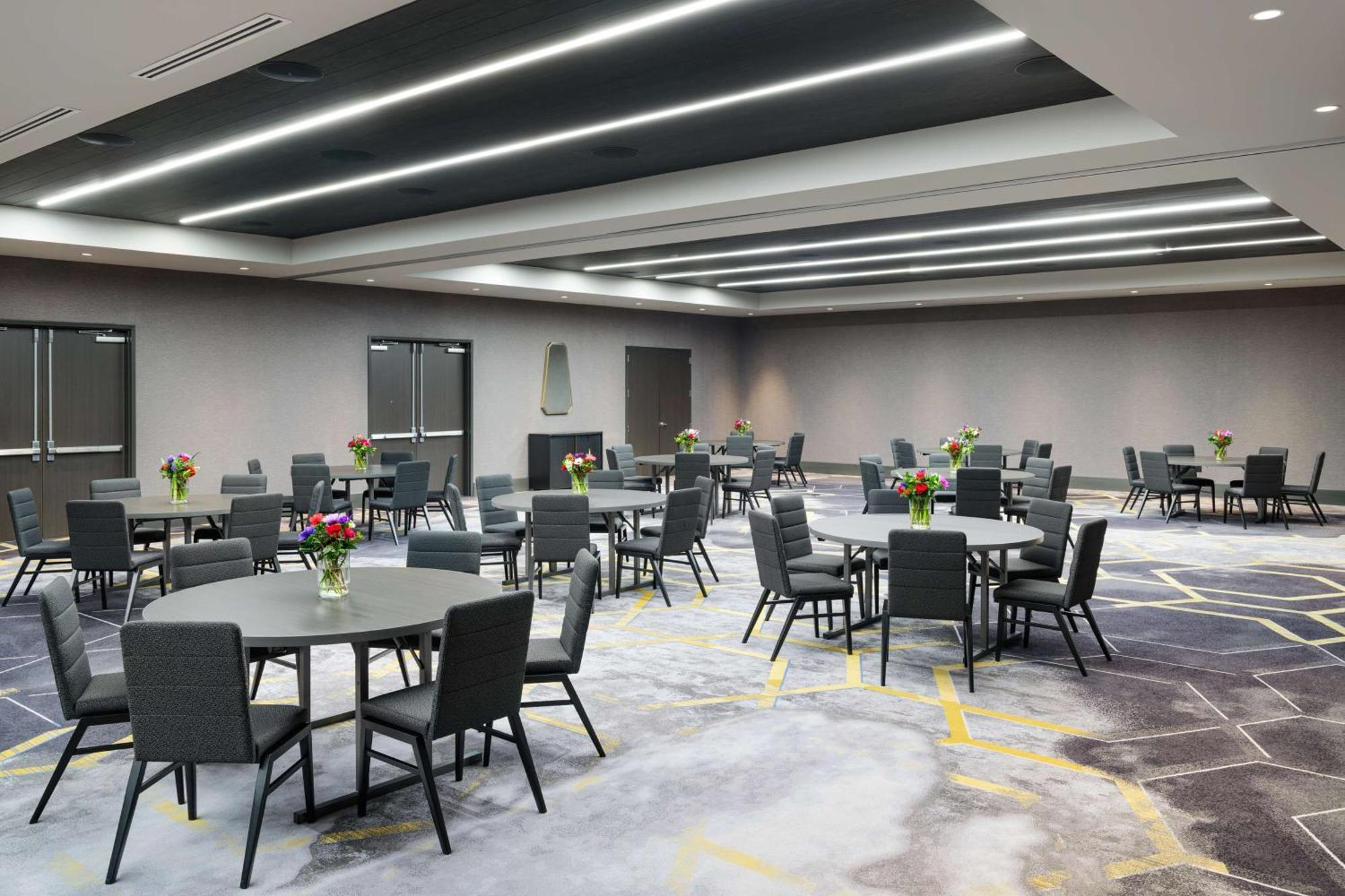 Tempo By Hilton Raleigh Downtown Hotel Exterior photo